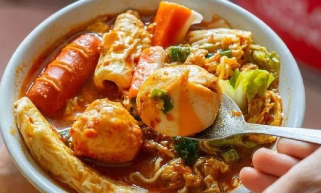 Mengapa Seblak Jadi Tren Kuliner Di Kalangan Anak Muda ?