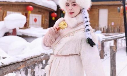 Makeup Douyin: Felicya Angelista Tampil Glamor Di Salju Harbin
