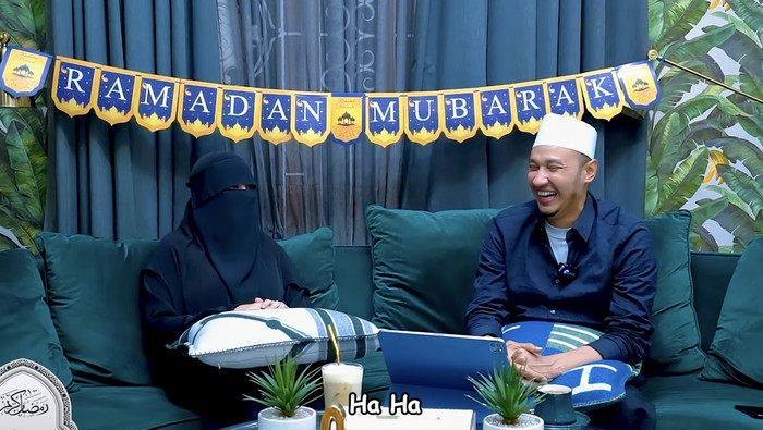 Kartika Putri Aktif Lagi Di Medsos, Ini Kata Habib Usman Bin Yahya