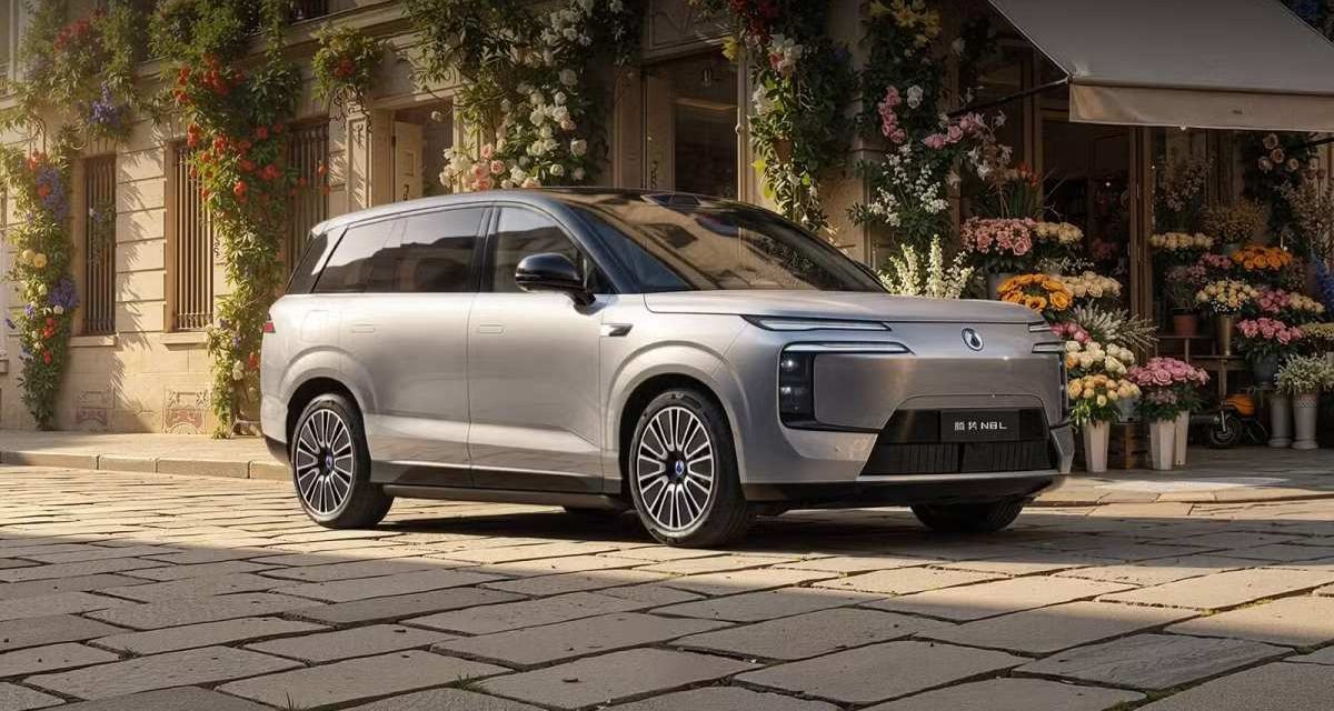 BYD Denza N8L Flash Charge: SUV Hybrid Mewah