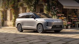 BYD Denza N8L Flash Charge: SUV Hybrid Mewah