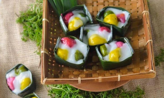 Jajanan Legendaris! Putri Mandi Tetap Eksis Di Era Modern