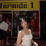 Stylish Banget! Fuji Bikin Netizen Terkesima Saat Liburan Di Nice