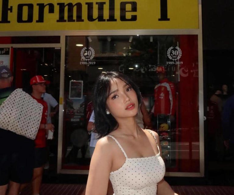 Stylish Banget! Fuji Bikin Netizen Terkesima Saat Liburan Di Nice
