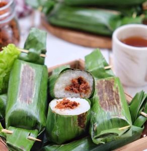 Lemper: Camilan Tradisional Lezat Yang Tak Lekang Oleh Waktu