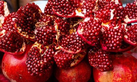 Buah Delima: Si Kecil Merah Dengan Khasiat Besar Untuk Jantung