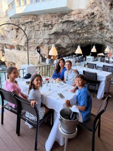 Healing Di Italia! Indah Kalalo Dan Keluarga Pilih Polignano A Mare