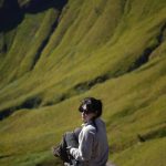 Momen Perdana Wendy Walters Taklukkan Gunung Merbabu