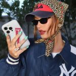 Scarf Dan Topi Jadi Tren, Ini Inspirasi Outfit Stylish Wajib Di Coba