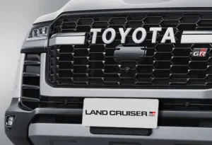 Makin Bertenaga! Toyota Land Cruiser 300 GR-S HEV Meluncur