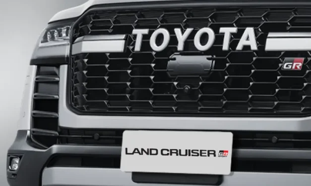 Makin Bertenaga! Toyota Land Cruiser 300 GR-S HEV Meluncur