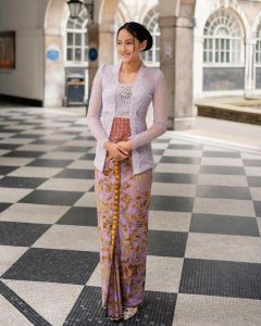 Elegan Tak Lekang Waktu! Model Kebaya Kutu Baru