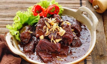 Suatu Hidangan Semur Makanan Khas Indonesia