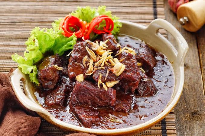 Suatu Hidangan Semur Makanan Khas Indonesia